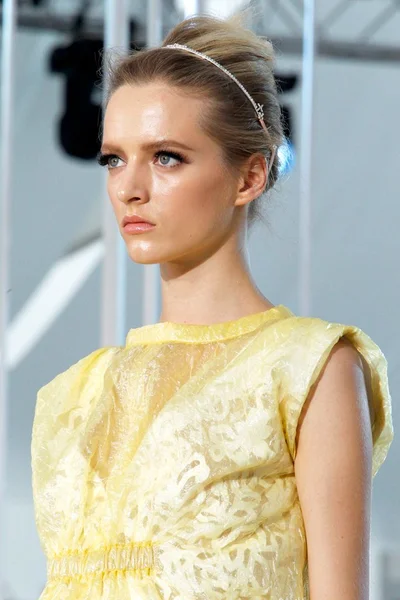 Look 27